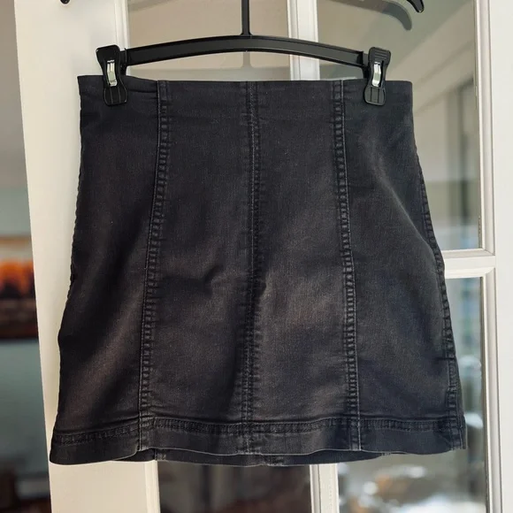 Free People Modern Femme Denim Washed Black Skirt, Size 6 - Picture 7 of 9